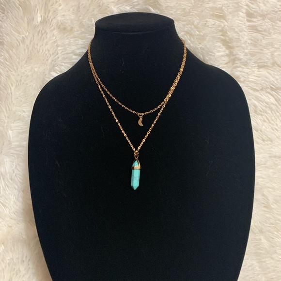 Jewelry - Blue stone necklace with moon